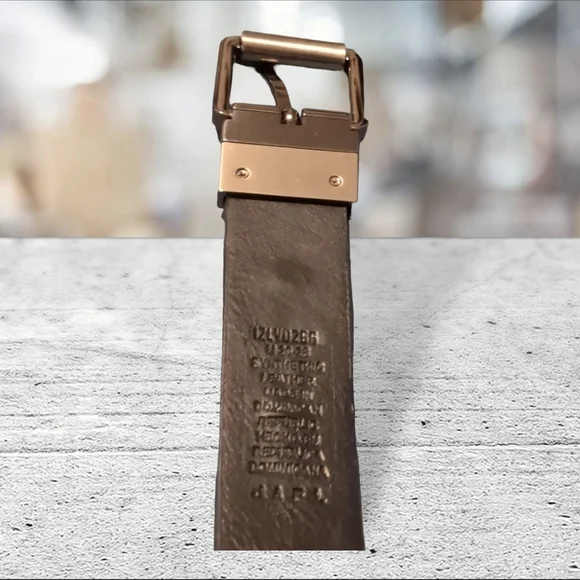 Levi's vegan reversible belt size 32 - Picture 6 of 11